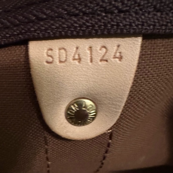 Louis Vuitton Keepall Duffel Bag 60 - Picture 11 of 11